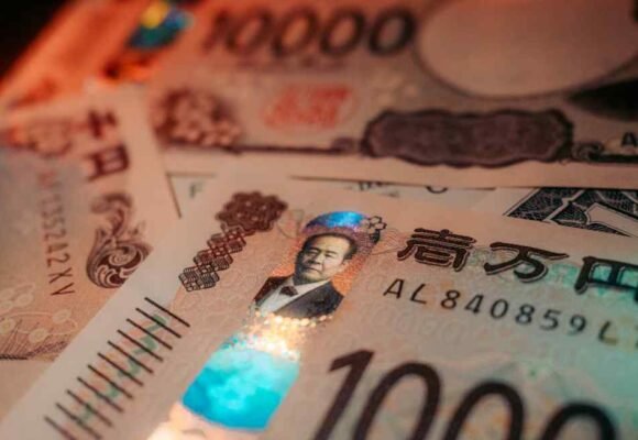The US bares its financial weak spot